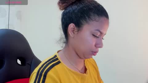 M E L I N A  online show from November 2025 12:18:02 PM