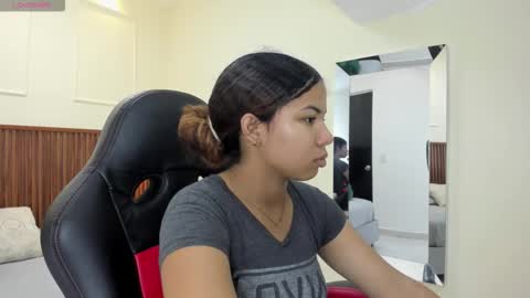 Snapshot of melinamartins chatting on January 2026 07:19:02 PM M E L I N A online show from January 2026 07:19:02 PM