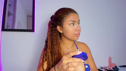 Snapshot of melinamartins chatting on March 2026 08:35:02 PM M E L I N A online show from March 2026 08:35:02 PM