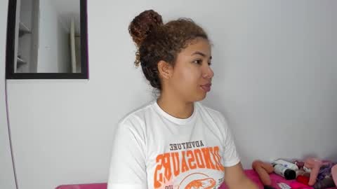 Snapshot of melinamartins chatting on March 2026 07:24:02 PM M E L I N A online show from March 2026 07:24:02 PM