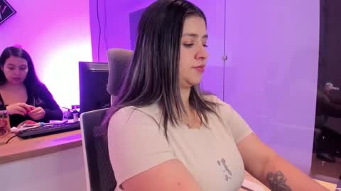 Melinda online show from October 2025 01:31:02 PM