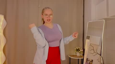 Alice - online show from April 2026 07:10:01 PM