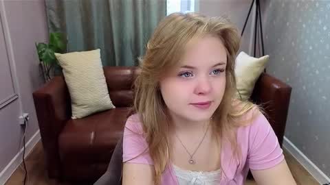 Sophia online show from October 2025 07:20:02 AM