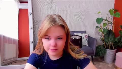 Sophia online show from October 2025 07:20:01 AM