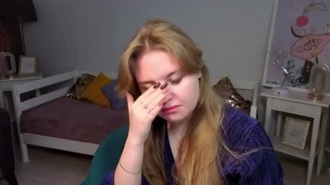 Sophia online show from April 2026 05:19:01 AM