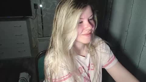 Snapshot of melissa__ray chatting on February 2025 05:47:02 PM Melissa Ray online show from February 2025 05:47:02 PM