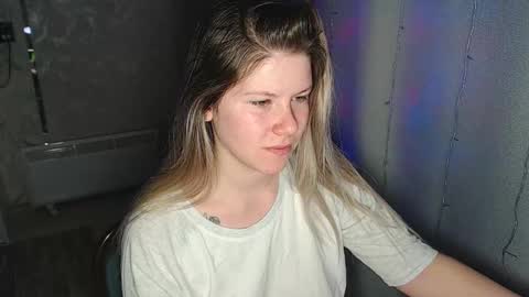 Snapshot of melissa__ray chatting on February 2025 03:34:01 PM Melissa Ray online show from February 2025 03:34:01 PM