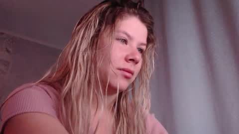 Snapshot of melissa__ray chatting on September 2025 01:49:01 AM Melissa Ray online show from September 2025 01:49:01 AM