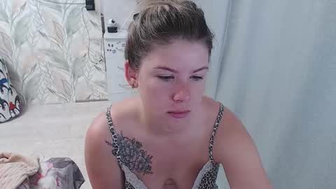 Snapshot of melissa__ray chatting on September 2025 02:35:01 AM Melissa Ray online show from September 2025 02:35:01 AM