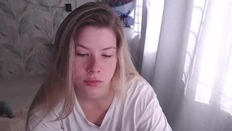 Snapshot of melissa__ray chatting on September 2025 07:01:01 AM Melissa Ray online show from September 2025 07:01:01 AM