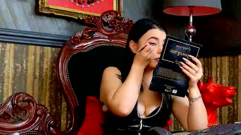 Snapshot of melissa_glow chatting on December 2025 06:51:01 AM Melissa online show from December 2025 06:51:01 AM