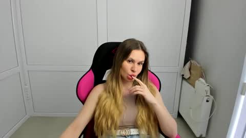 Snapshot of melissa_kisss_ chatting on May 2026 09:27:01 AM Melissa online show from May 2026 09:27:01 AM