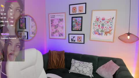 Snapshot of melissa_koster chatting on January 2025 10:40:02 PM Melissa 3 online show from January 2025 10:40:02 PM