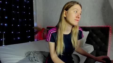 Snapshot of melissa_moooree chatting on February 2025 02:15:02 PM melissa_moooree online show from February 2025 02:15:02 PM