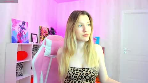 Snapshot of melissa_moooree chatting on February 2025 08:31:02 AM melissa_moooree online show from February 2025 08:31:02 AM