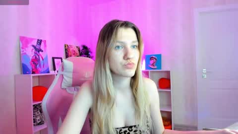 Snapshot of melissa_moooree chatting on February 2025 02:42:02 PM melissa_moooree online show from February 2025 02:42:02 PM