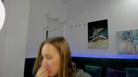 melissa_new22 online show from December 2025 01:02:01 AM