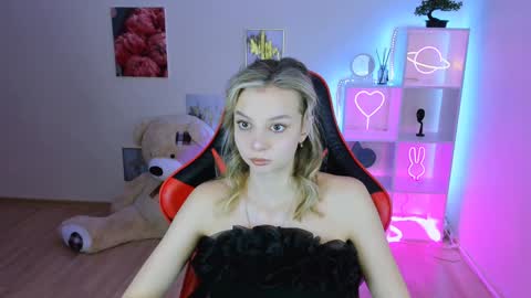 Melissa online show from February 2025 04:25:01 PM