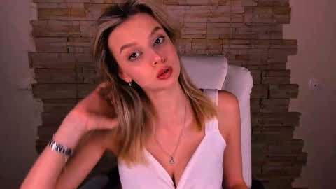 Melissa online show from February 2025 07:27:02 PM