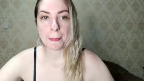 Snapshot of melissa_s2 chatting on April 2026 03:18:01 AM Melissa online show from April 2026 03:18:01 AM