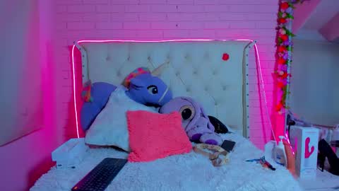 Snapshot of melissa_walker_ chatting on November 2025 11:55:02 AM Meli online show from November 2025 11:55:02 AM