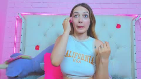 Snapshot of melissa_walker_ chatting on November 2025 11:43:01 AM Meli online show from November 2025 11:43:01 AM