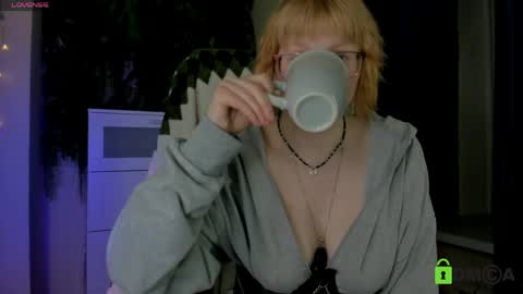 Snapshot of melissa_wells chatting on April 2026 09:39:33 PM Melissa online show from April 2026 09:39:33 PM