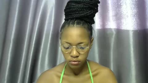 melissah_hot online show from December 2025 04:32:01 AM