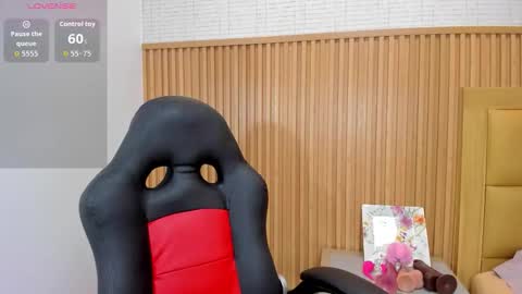    online show from November 2025 08:40:01 PM