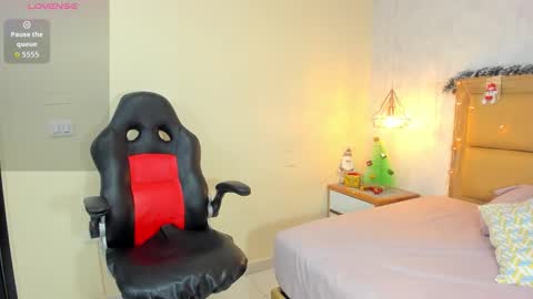    online show from November 2025 08:12:01 PM