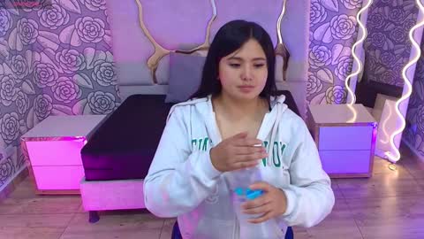 Mellani  online show from February 2025 03:21:02 AM