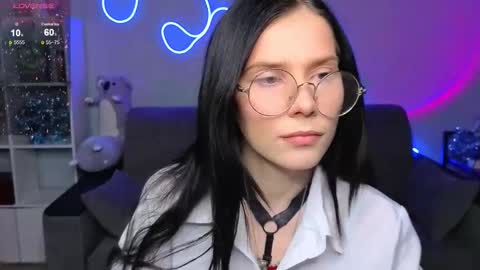 mellhyees online show from January 2026 05:07:02 PM