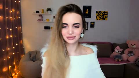 Snapshot of mellifluoustess chatting on December 2024 08:23:02 PM Tessa online show from December 2024 08:23:02 PM