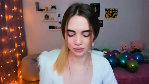 Snapshot of mellifluoustess chatting on February 2025 04:22:01 AM Tessa online show from February 2025 04:22:01 AM