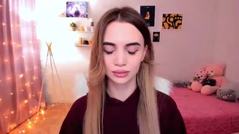 Snapshot of mellifluoustess chatting on February 2025 09:58:02 PM Tessa online show from February 2025 09:58:02 PM