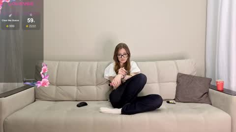 Snapshot of melliscute chatting on April 2026 04:48:01 PM melliscute online show from April 2026 04:48:01 PM