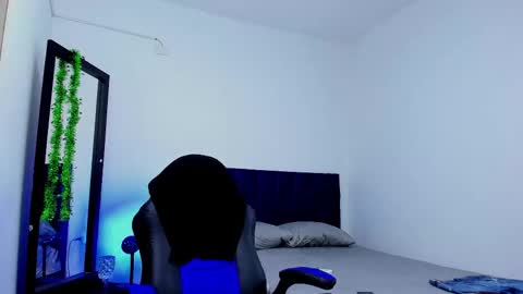 Snapshot of mellow_cole chatting on November 2025 10:20:02 PM Mellow Baby online show from November 2025 10:20:02 PM