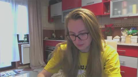 Melly online show from February 2025 07:44:02 AM