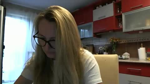 Melly online show from September 2025 06:35:02 AM