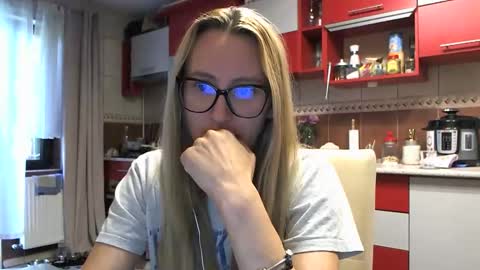 Melly online show from September 2025 06:26:02 AM