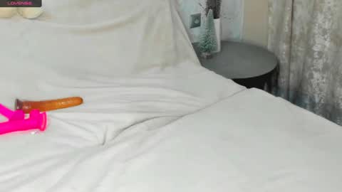 MelMooon online show from January 2025 09:43:01 PM