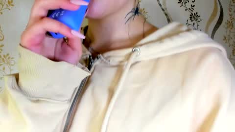 MelMooon online show from October 2025 01:56:01 PM