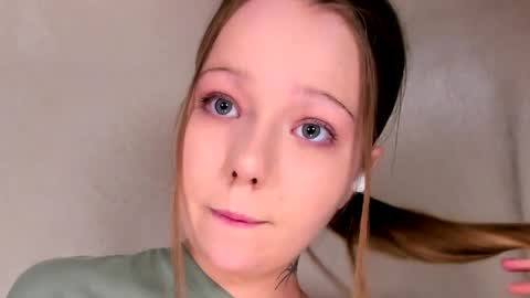 MelMooon online show from June 2026 09:21:02 PM