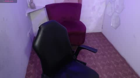 Snapshot of melodi_velasquez chatting on June 2026 04:28:02 AM Melody online show from June 2026 04:28:02 AM