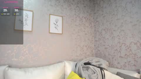 Snapshot of melodiroux_ chatting on January 2025 08:59:02 PM Melodi online show from January 2025 08:59:02 PM