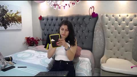 Snapshot of melodiroux_ chatting on February 2025 01:00:02 PM Melodi online show from February 2025 01:00:02 PM