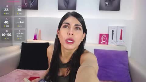 Snapshot of melodiroux_ chatting on January 2026 01:27:01 PM Melodi online show from January 2026 01:27:01 PM