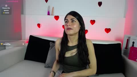 Snapshot of melodiroux_ chatting on February 2026 02:28:01 PM Melodi online show from February 2026 02:28:01 PM