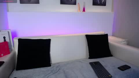 Snapshot of melodiroux_ chatting on March 2026 01:36:02 PM Melodi online show from March 2026 01:36:02 PM