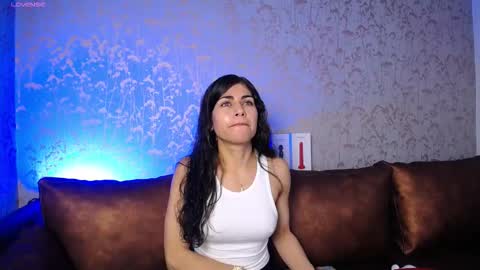 Snapshot of melodiroux_ chatting on March 2026 01:37:01 PM Melodi online show from March 2026 01:37:01 PM